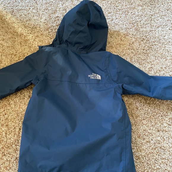 Boys size extra small north face rain coat. In excellent condition. - Picture 4 of 4